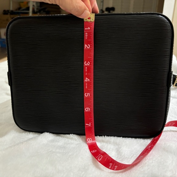 Authentic Louis Vuitton Epi Petit Noe in Black - Picture 7 of 15